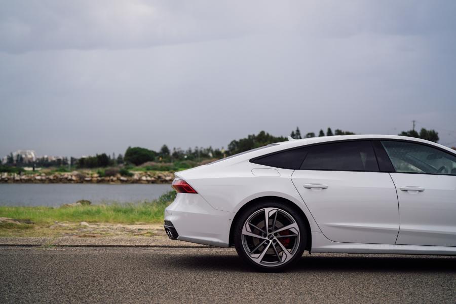  Audi S7 Sportback TFSI 2020 года  (AU) (фото 2 из 32)